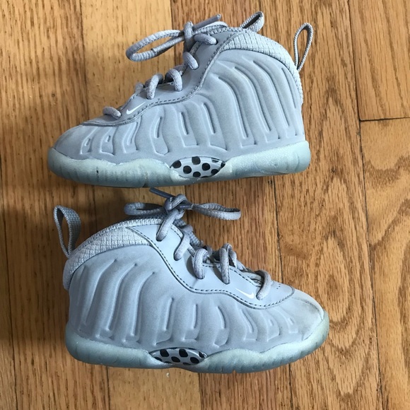gray toddler nikes